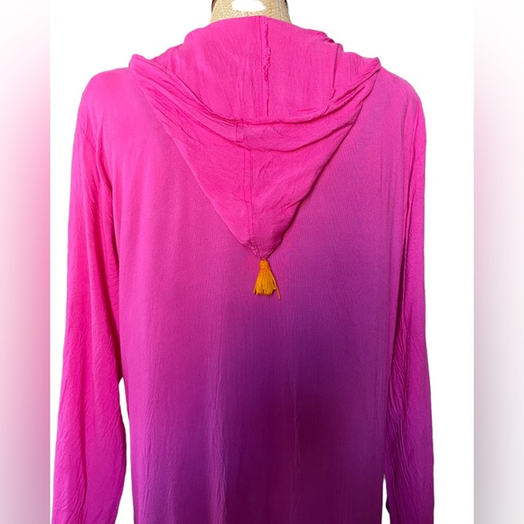 Pink hand made Rayon voile embroidered gown with hood and side slit pockets - Picture 4 of 5